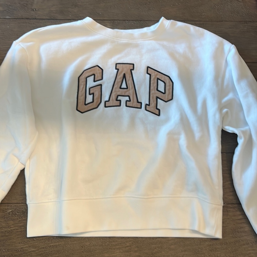Gap sweatshirt